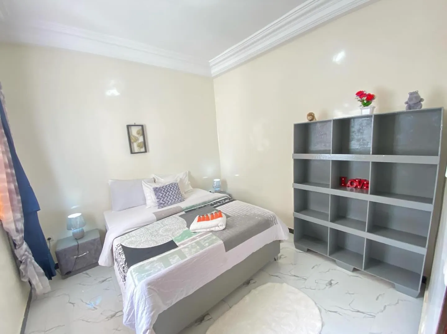 Chambre Grise Douche En Face Climatise Dakar 0*,  Senegal